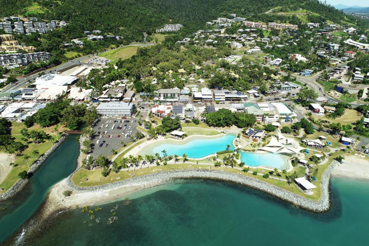 Airlie Sun & Sand Accommodation Studio #1 에일리비치 외부 사진