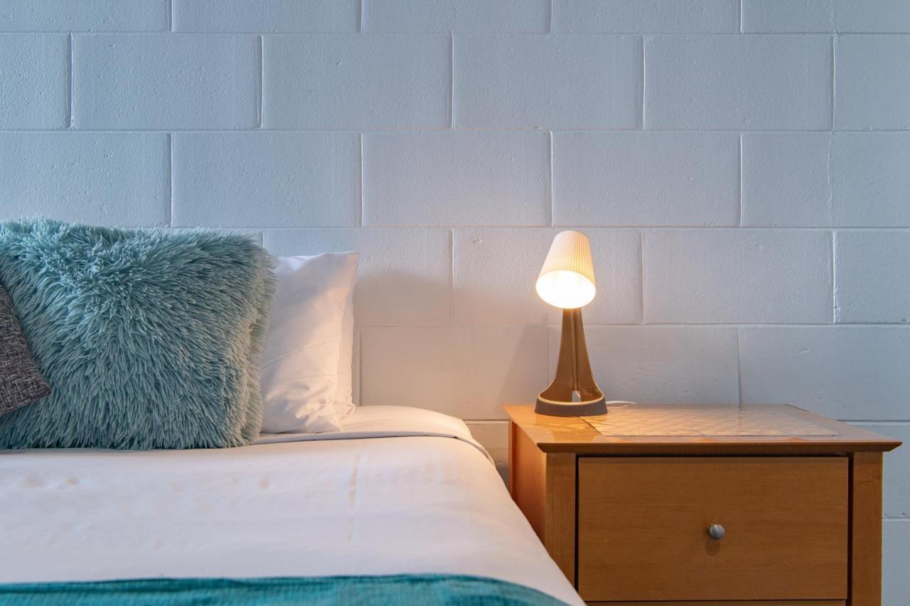Airlie Sun & Sand Accommodation Studio #1 에일리비치 외부 사진